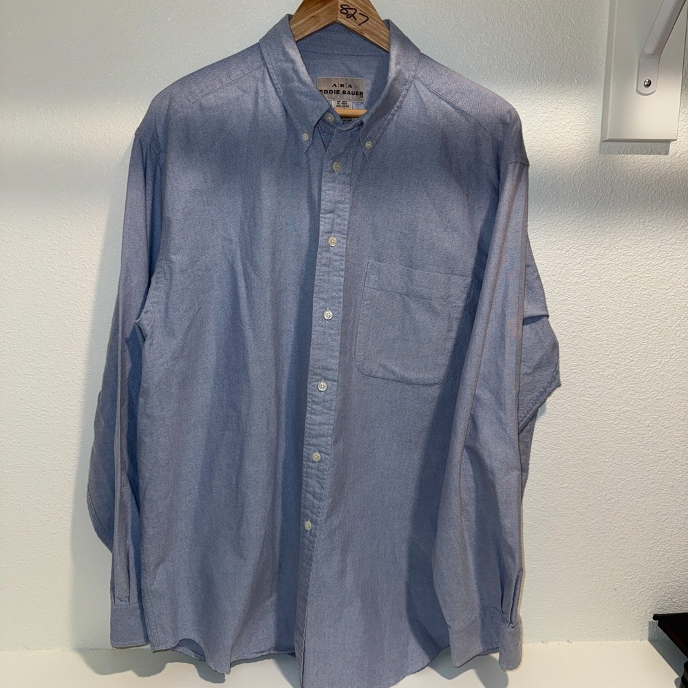 Eddie Bauer AKA Men's Button Down Shirt Blue Oxford Long Sleeve Size L Cotton